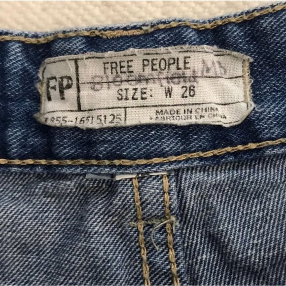 Free People Distressed Denim Shorts - 26 - Picture 3 of 4